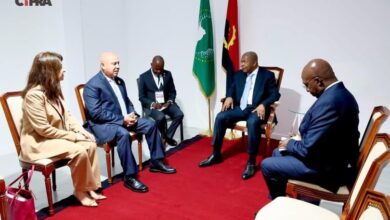 رئيس أنجولا يستقبل كامل الوزير على هامش قمة لواندا لتمويل تطوير البنية التحتية في أفريقيا رئيس أنجولا يستقبل كامل الوزير على هامش قمة لواندا لتمويل تطوير البنية التحتية في أفريقيا