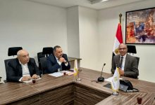 نائب وزير الإسكان يتابع تنفيذ مشروعات الصرف الصحي المتكامل في الأقصر