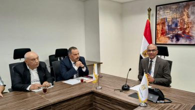 نائب وزير الإسكان يتابع تنفيذ مشروعات الصرف الصحي المتكامل في الأقصر