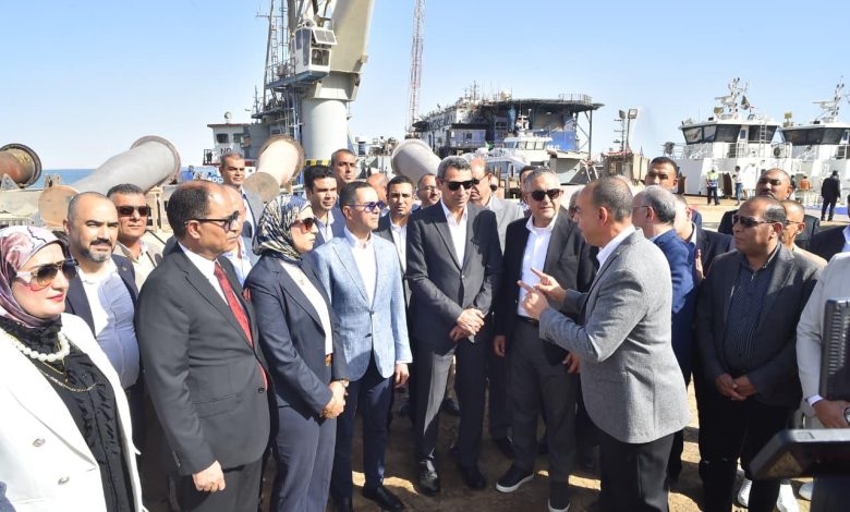 وزير الاستثمار يتفقد المنطقة الحرة بعتاقة والأدبية بالسويس الجديدة وزير الاستثمار يتفقد المنطقة الحرة بعتاقة والأدبية بالسويس الجديدة