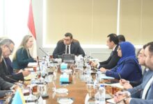 وزير الإسكان يجتمع مع بعثة البنك الدولي لمناقشة تعزيز التعاون في مجالات الإدارة المتكاملة للأراضي والمدن الذكية والمباني الخضراء