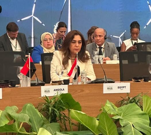 منال عوض: نستهدف الوصول بالطاقة المتجددة إلى 42% بحلول ٢٠٣٥ منال عوض: نستهدف الوصول بالطاقة المتجددة إلى 42% بحلول ٢٠٣٥