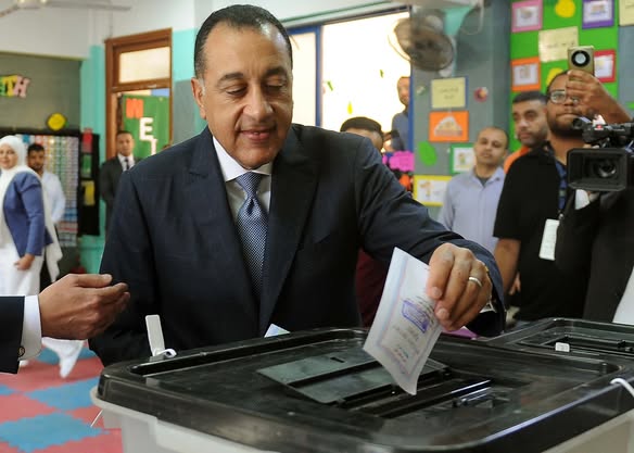 رئيس الوزراء يُدلي بصوته في انتخابات مجلس النواب 2025 رئيس الوزراء يُدلي بصوته في انتخابات مجلس النواب 2025