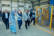 مصنع 909 الحربي.. وزير الإنتاج الحربي يتفقد سير العملية الإنتاجية بشركة حلوان لمحركات الديزل