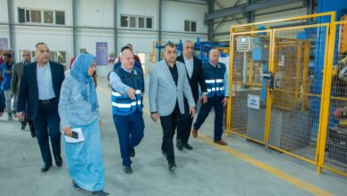 مصنع 909 الحربي.. وزير الإنتاج الحربي يتفقد سير العملية الإنتاجية بشركة حلوان لمحركات الديزل