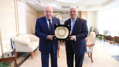 وزير التعليم العالي والممثل الخاص للرئيس الروسي يبحثان تعزيز التعاون المشترك بين البدين