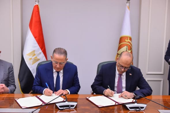 “العمل واتحاد الغرف السياحية” يوقعان بروتوكول تعاون لتنظيم أوضاع العمالة الأجنبية وضبط السوق “العمل واتحاد الغرف السياحية” يوقعان بروتوكول تعاون لتنظيم أوضاع العمالة الأجنبية وضبط السوق