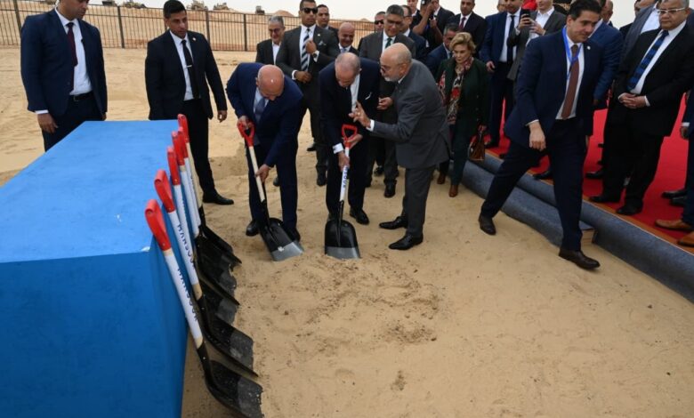 وزير الصناعة والنقل يضع حجر الأساس لمصنع ماك لوسائل النقل بمدينة السادس من أكتوبر