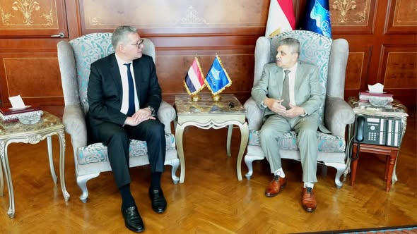 البترول وهيئة قناة السويس” توقعان مذكرة تفاهم لإنشاء محطة لإسالة وتموين الغاز الطبيعي