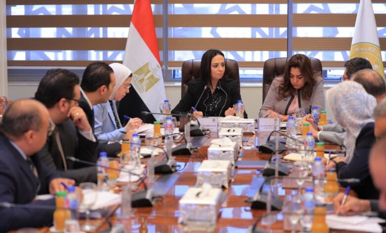 “التنمية المحلية والتضامن” تبحثان دعم جهود الهلال الأحمر المصري وبعض الملفات المشتركة