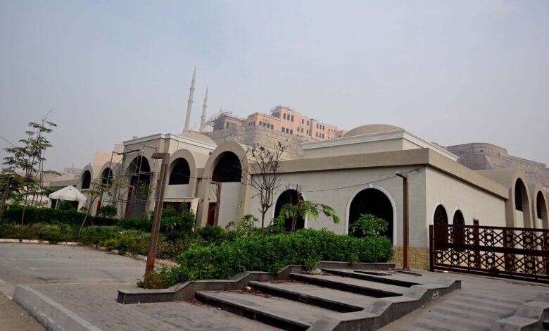 رئيس الوزراء يتفقد عدداً من أعمال تطوير الطرق بالقاهرة