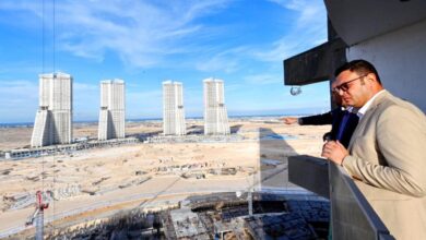 وزير الإسكان من داخل البرج الأيقوني بالعلمين الجديدة: التزام كامل بسرعة التنفيذ 