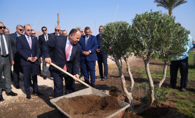 لخفض الانبعاثات الكربونية.. رئيس هيئة الرقابة المالية وقيادات قطاع التأمين يزرعون مجموعة أشجار بمدينة شرم الشيخ لخفض الانبعاثات الكربونية.. رئيس هيئة الرقابة المالية وقيادات قطاع التأمين يزرعون مجموعة أشجار بمدينة شرم الشيخ