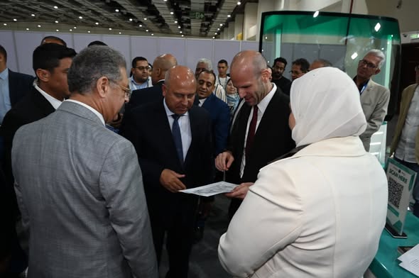 “كامل الوزير” يطالب الشركات بزيادة القيمة المضافة والطاقة الإنتاجية للاستفادة من برنامج تنمية صناعة السيارات