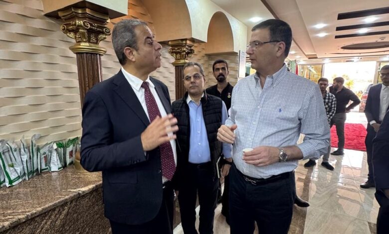 وزير الزراعة يتفقد كبرى شركات إنتاج التقاوي الأردنية وزير الزراعة يتفقد كبرى شركات إنتاج التقاوي الأردنية
