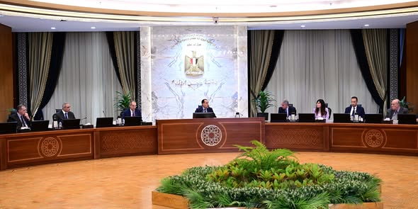 رئيس الوزراء يتابع إجراءات دخول السائحين عبر تطبيق منظومة التأشيرة الإلكترونية رئيس الوزراء يتابع إجراءات دخول السائحين عبر تطبيق منظومة التأشيرة الإلكترونية