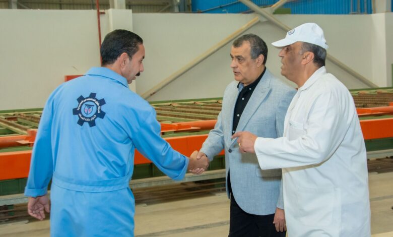 وزير الإنتاج الحربي يوجه بتطوير خطوط الإنتاج وتعزيز الجودة لـ”شركة حلوان للصناعات غير الحديدية”