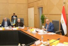 خلال لقائه بالشركة القابضة للكهرباء.. عصمت: 17,78 مليار جنيه حجم الاستثمارات و267 مليار جنيه ك.و.س طاقة مولدة