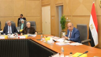 خلال لقائه بالشركة القابضة للكهرباء.. عصمت: 17,78 مليار جنيه حجم الاستثمارات و267 مليار جنيه ك.و.س طاقة مولدة