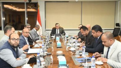 وزير الإسكان يتابع مشروعات المرافق والكهرباء بالمناطق الصناعية بعدد من المدن الجديدة وزير الإسكان يتابع مشروعات المرافق والكهرباء بالمناطق الصناعية بعدد من المدن الجديدة