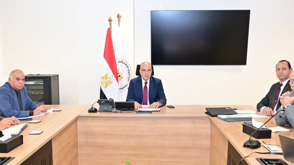 وزير الري يوجه بمواصلة مراجعة اللائحة الداخلية لروابط مستخدمي المياه تمهيدًا لإصدارها