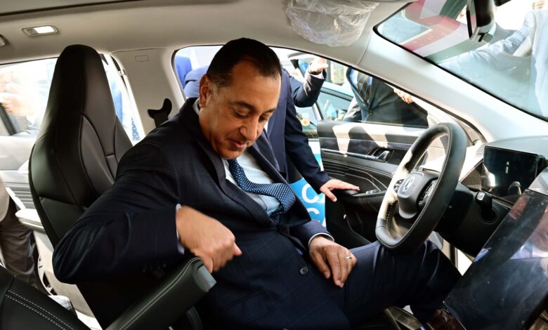 رئيس الوزراء يشهد عددًا من وسائل النقل المختلفة بـ”المعرض والمؤتمر الدولي للنقل الذكي” رئيس الوزراء يشهد عددًا من وسائل النقل المختلفة بـ”المعرض والمؤتمر الدولي للنقل الذكي”