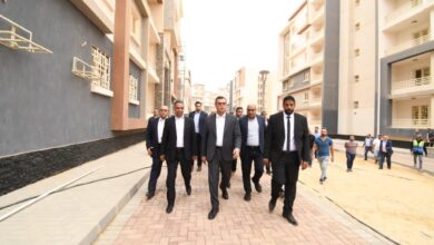 الشربيني يتفقد الطرق ومشروعات الإسكان المتوسط بمدينة حدائق أكتوبر الشربيني يتفقد الطرق ومشروعات الإسكان المتوسط بمدينة حدائق أكتوبر