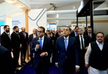 رئيس الوزراء يتفقد معرض “سمارت ديجيتال هيلث جيت”