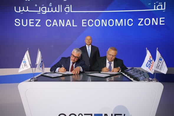 اقتصادية قناة السويس توقع مذكرة تفاهم وعقد انتفاع مع شركة «سكاي بورتس» لتشغيل محطة متعددة الأغراض بميناء السخنة اقتصادية قناة السويس توقع مذكرة تفاهم وعقد انتفاع مع شركة «سكاي بورتس» لتشغيل محطة متعددة الأغراض بميناء السخنة