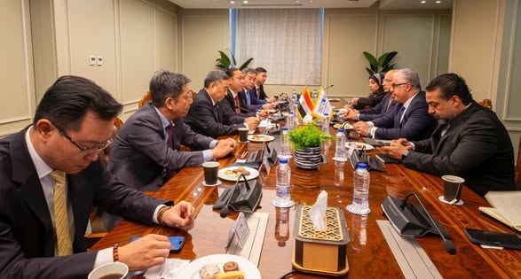 رئيس اقتصادية قناة السويس يبحث تعزيز التعاون مع شركة الهندسة البحرية الصينية (CHEC) في مشروعات الموانئ والبنية التحتية