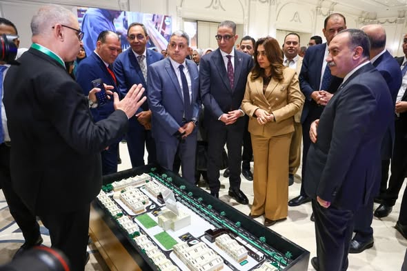 على هامش مؤتمر “تمكين الإدارة المحلية”.. د.منال عوض تفتتح “معرض مشروعات برنامج التنمية المحلية بصعيد مصر”  