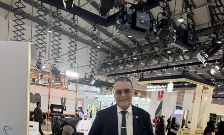 علاء نصر يوقع أحدث مؤلفاته حول تصفية الشركات في اليوم الأخير لمعرض الشارقة الدولي للكتاب