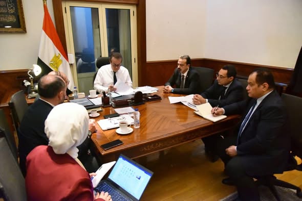 وزير الصحة يبحث آليات تطبيق قانون المسؤولية الطبية وزير الصحة يبحث آليات تطبيق قانون المسؤولية الطبية