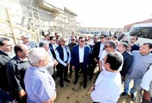 وزير الإسكان ومحافظ الفيوم يتفقدان توسعات محطة معالجة “كحك” بمركز يوسف الصديق