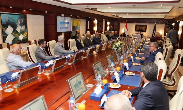 قناة السويس تسجل أعلى معدل لعودة السفن منذ العدوان الإسرائيلي علي غزة قناة السويس تسجل أعلى معدل لعودة السفن منذ العدوان الإسرائيلي علي غزة