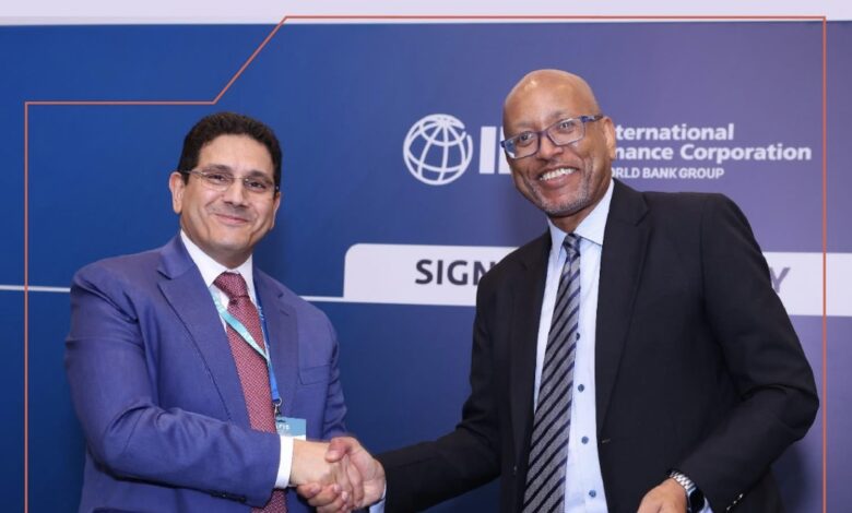 التجاري وفا بنك يوقع شراكة مع مؤسسة التمويل الدولية لدعم الشمول المالي والنمو المستدام في مصر «صور» التجاري وفا بنك يوقع شراكة مع مؤسسة التمويل الدولية لدعم الشمول المالي والنمو المستدام في مصر «صور»