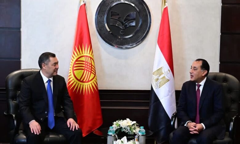 مدبولي يشارك مع رئيس الجمهورية القيرغيزية في المائدة المستديرة الاقتصادية المشتركة مدبولي يشارك مع رئيس الجمهورية القيرغيزية في المائدة المستديرة الاقتصادية المشتركة