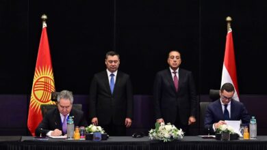 رئيس الجمهورية القيرغيزية ورئيس الوزراء يشهدان توقيع عدد من الاتفاقيات لتعزيز التعاون بين البلدين رئيس الجمهورية القيرغيزية ورئيس الوزراء يشهدان توقيع عدد من الاتفاقيات لتعزيز التعاون بين البلدين