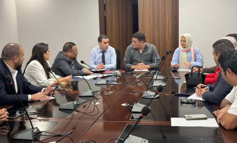 رئيس جهاز القاهرة الجديدة يجتمع مع جمعية مطوري المدينة لبحث مستجدات مشروعات “بيت الوطن” رئيس جهاز القاهرة الجديدة يجتمع مع جمعية مطوري المدينة لبحث مستجدات مشروعات “بيت الوطن”