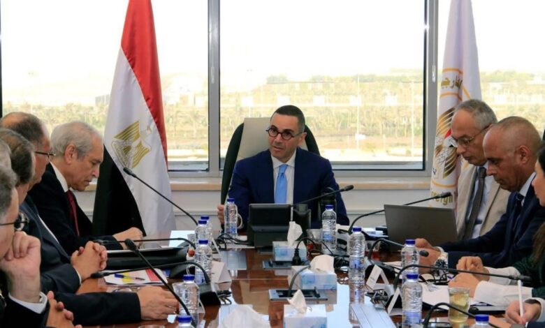 وزير الاستثمار يبحث مع المجالس التصديرية خطط تعزيز الصادرات وتقليص عجز الميزان التجاري