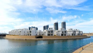 وزير الإسكان يتفقد برج LD08 وكومبوند “مزارين” بالعلمين الجديدة