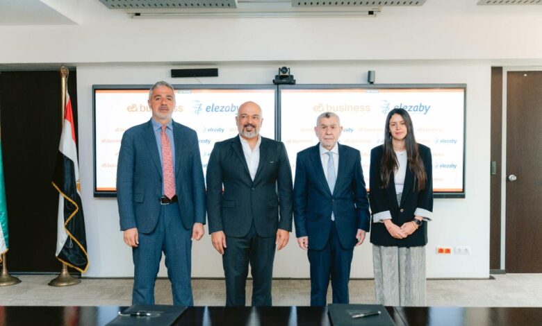 شراكة استراتيجية بين e& business وصيدليات العزبي لتسريع التحول الرقمي في القطاع الصحي شراكة استراتيجية بين e& business وصيدليات العزبي لتسريع التحول الرقمي في القطاع الصحي