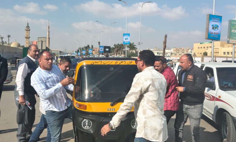 حملات مكثفة في 6 أكتوبر لضبط المرور ومصادرة المركبات غير المرخصة