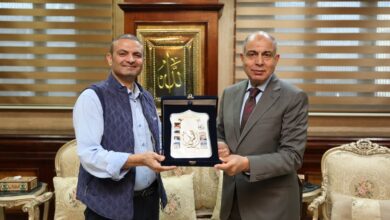 محافظ المنيا يكرم رئيس قطاع البنك الزراعي لدوره في دعم خطط التنمية 