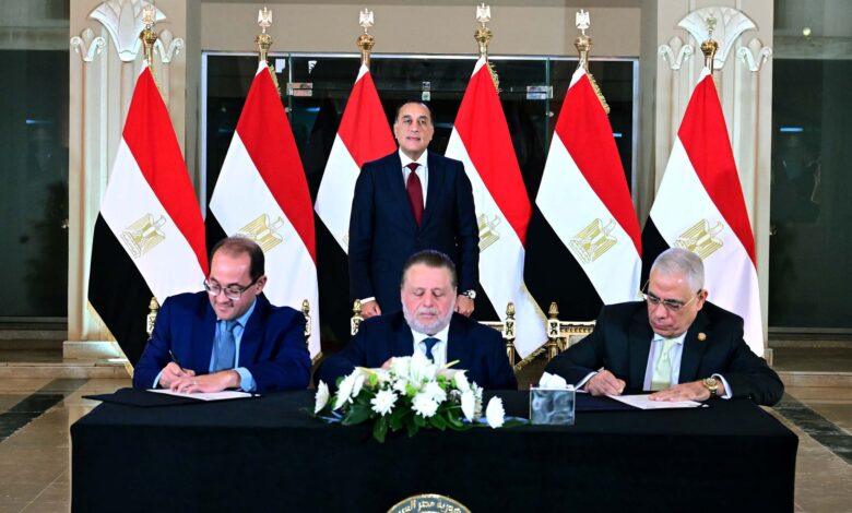 بحضور حسن عبدالله.. رئيس الوزراء يشارك في حفل تسليم النيابة العامة مضبوطات ذهبية للبنك المركزي «صور» بحضور حسن عبدالله.. رئيس الوزراء يشارك في حفل تسليم النيابة العامة مضبوطات ذهبية للبنك المركزي «صور»