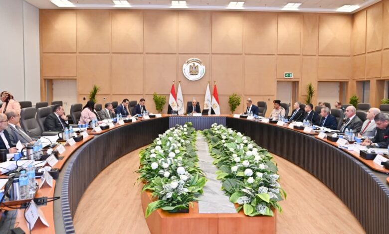 اللجنة العليا لتراخيص الشواطئ توافق على 54 مشروعًا وتقر 3 مشروعات قومية جديدة اللجنة العليا لتراخيص الشواطئ توافق على 54 مشروعًا وتقر 3 مشروعات قومية جديدة