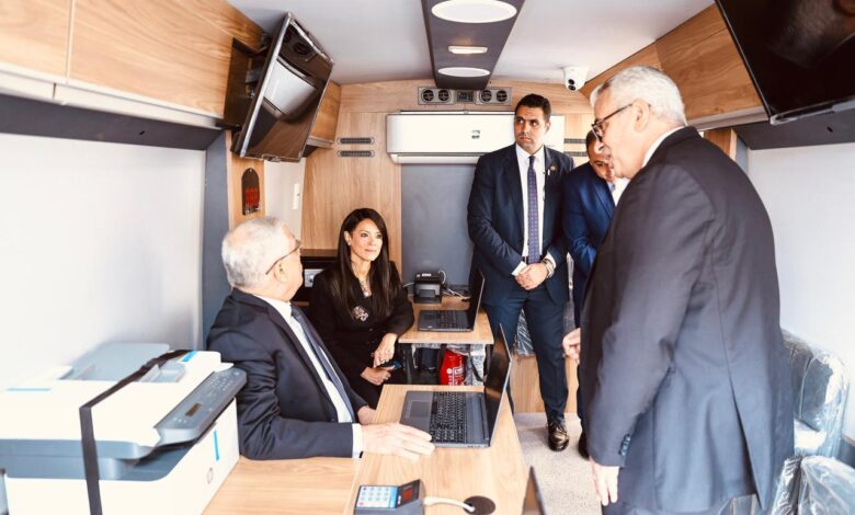 تسليم 17 مركزًا تكنولوجيًا متنقلًا للنيابة العامة لتعزيز الخدمات الإلكترونية للمواطنين