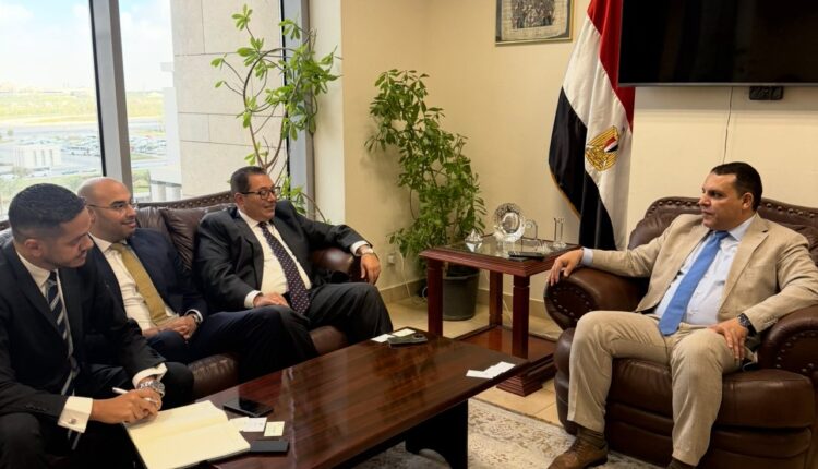  بنك الإمارات دبي الوطني وجهاز التمثيل التجاري يبحثان دعم توسع الشركات في الخارج