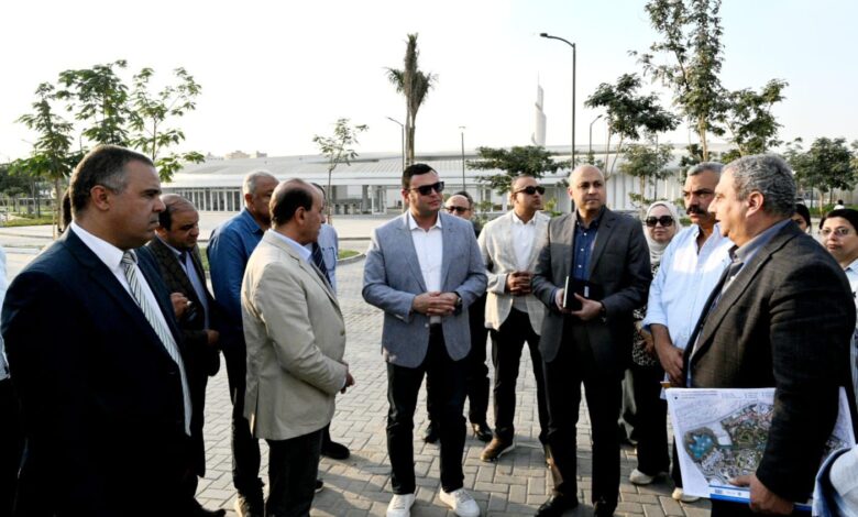 وزير الإسكان يتفقد مشروع «حدائق تلال الفسطاط» لمتابعة اللمسات النهائية قبل الافتتاح وزير الإسكان يتفقد مشروع «حدائق تلال الفسطاط» لمتابعة اللمسات النهائية قبل الافتتاح