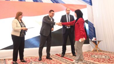 وزير الإسكان يُسلم عقود وحدات “سكن لكل المصريين” بحدائق أكتوبر وزير الإسكان يُسلم عقود وحدات “سكن لكل المصريين” بحدائق أكتوبر